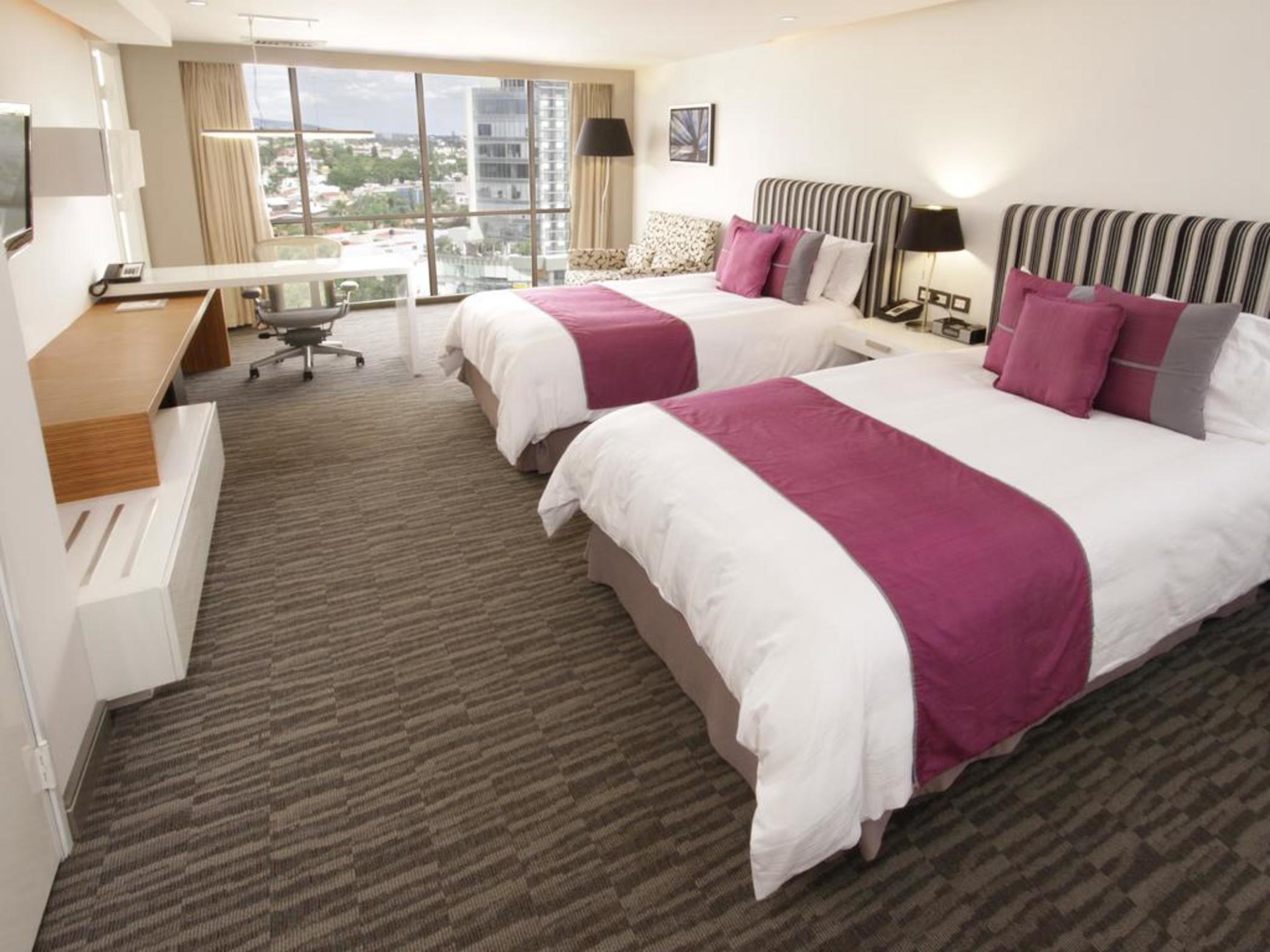 เปรซิเดนเต อินเตอร์คอนติเนนตัล กวาดาลาคารา Hotel ซาโปปัน ภายนอก รูปภาพ