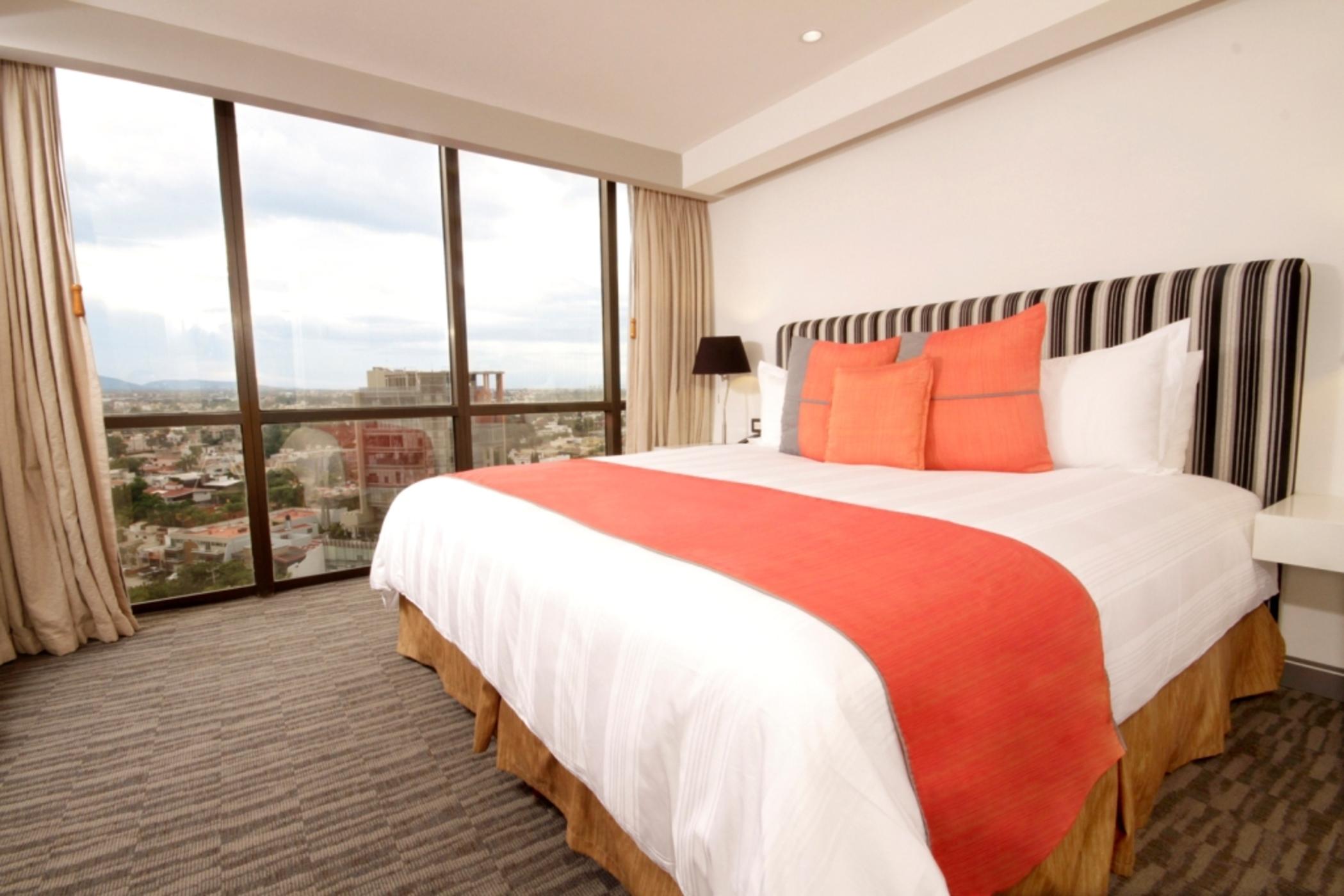 เปรซิเดนเต อินเตอร์คอนติเนนตัล กวาดาลาคารา Hotel ซาโปปัน ภายนอก รูปภาพ
