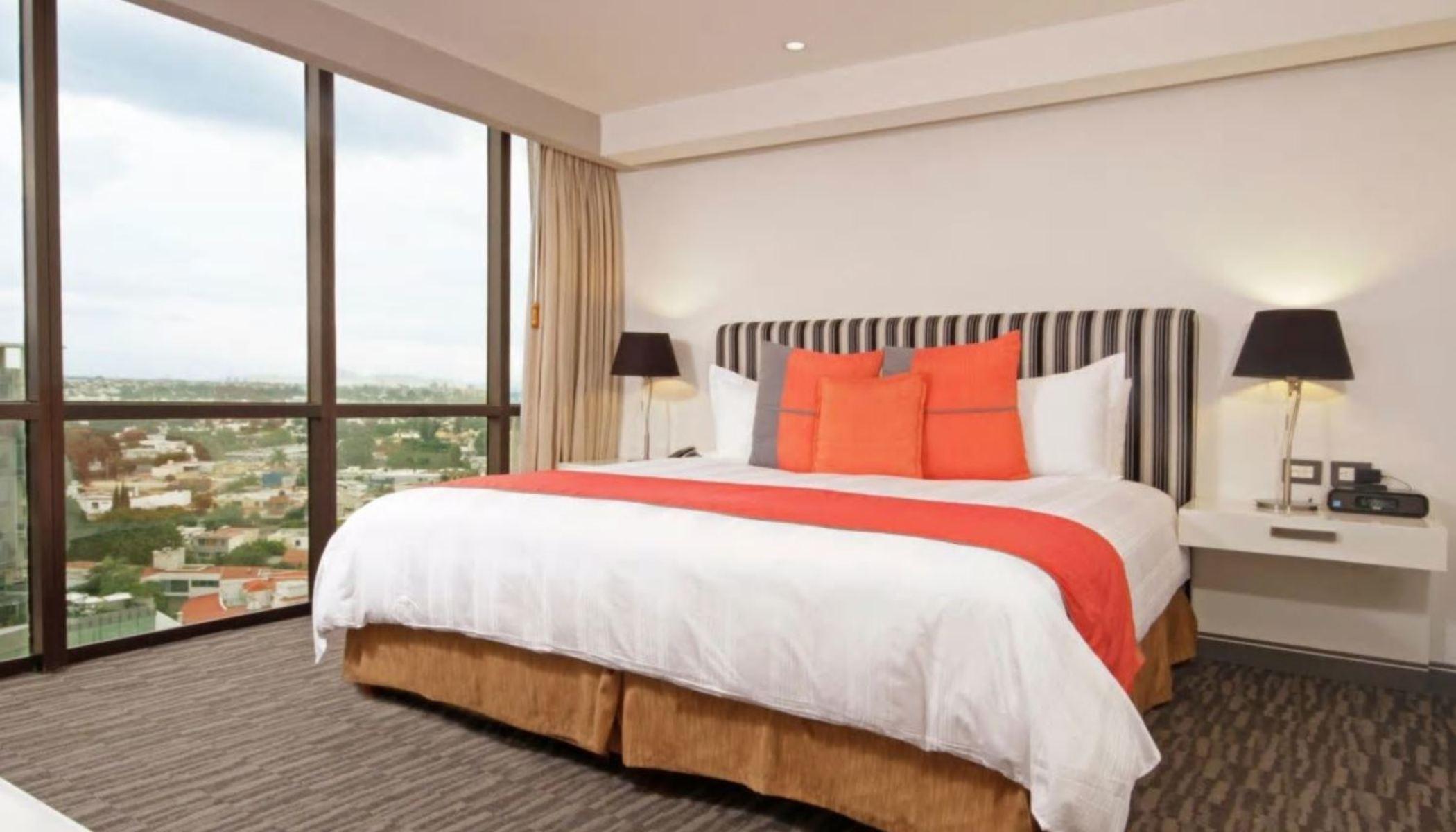 เปรซิเดนเต อินเตอร์คอนติเนนตัล กวาดาลาคารา Hotel ซาโปปัน ภายนอก รูปภาพ