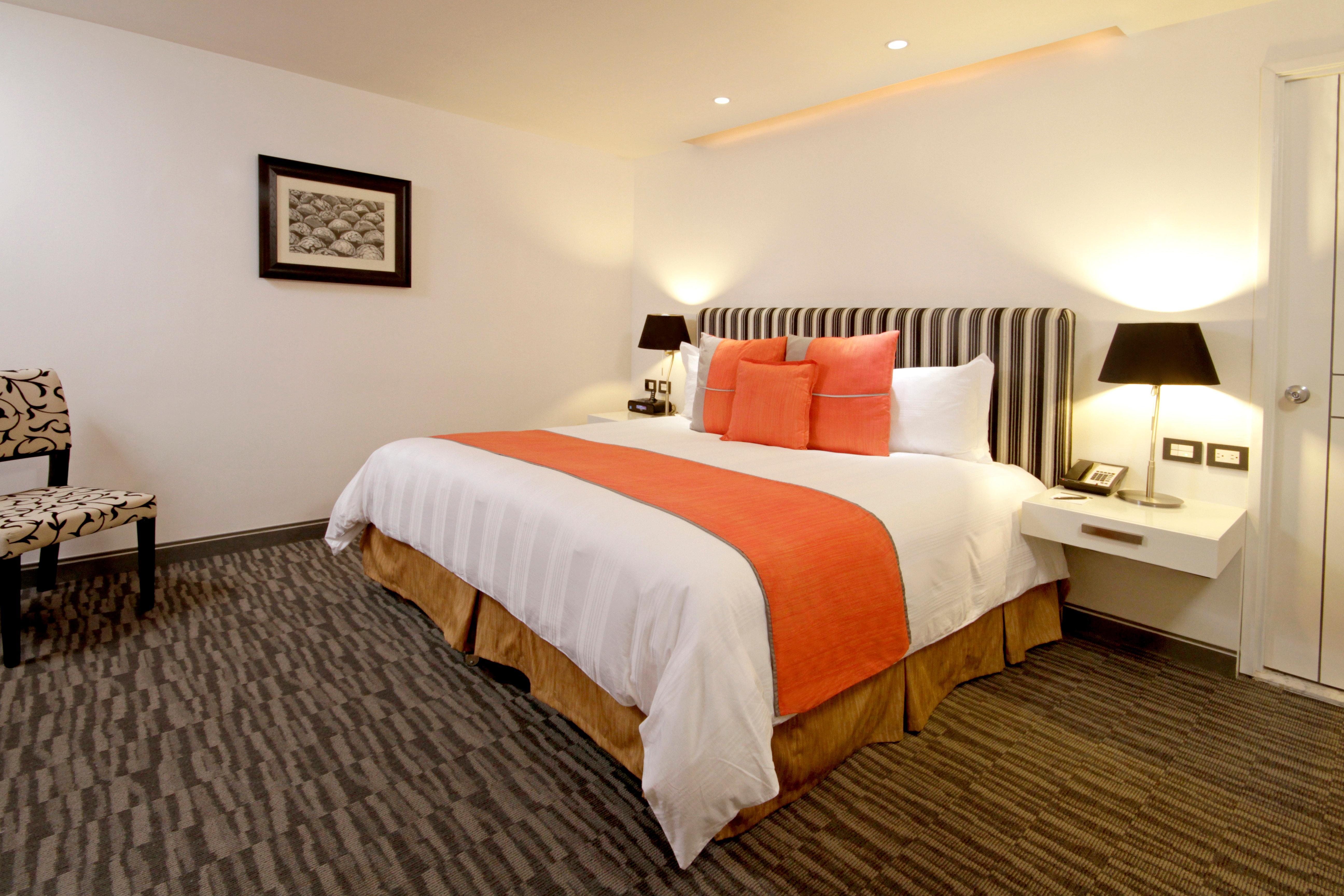 เปรซิเดนเต อินเตอร์คอนติเนนตัล กวาดาลาคารา Hotel ซาโปปัน ภายนอก รูปภาพ